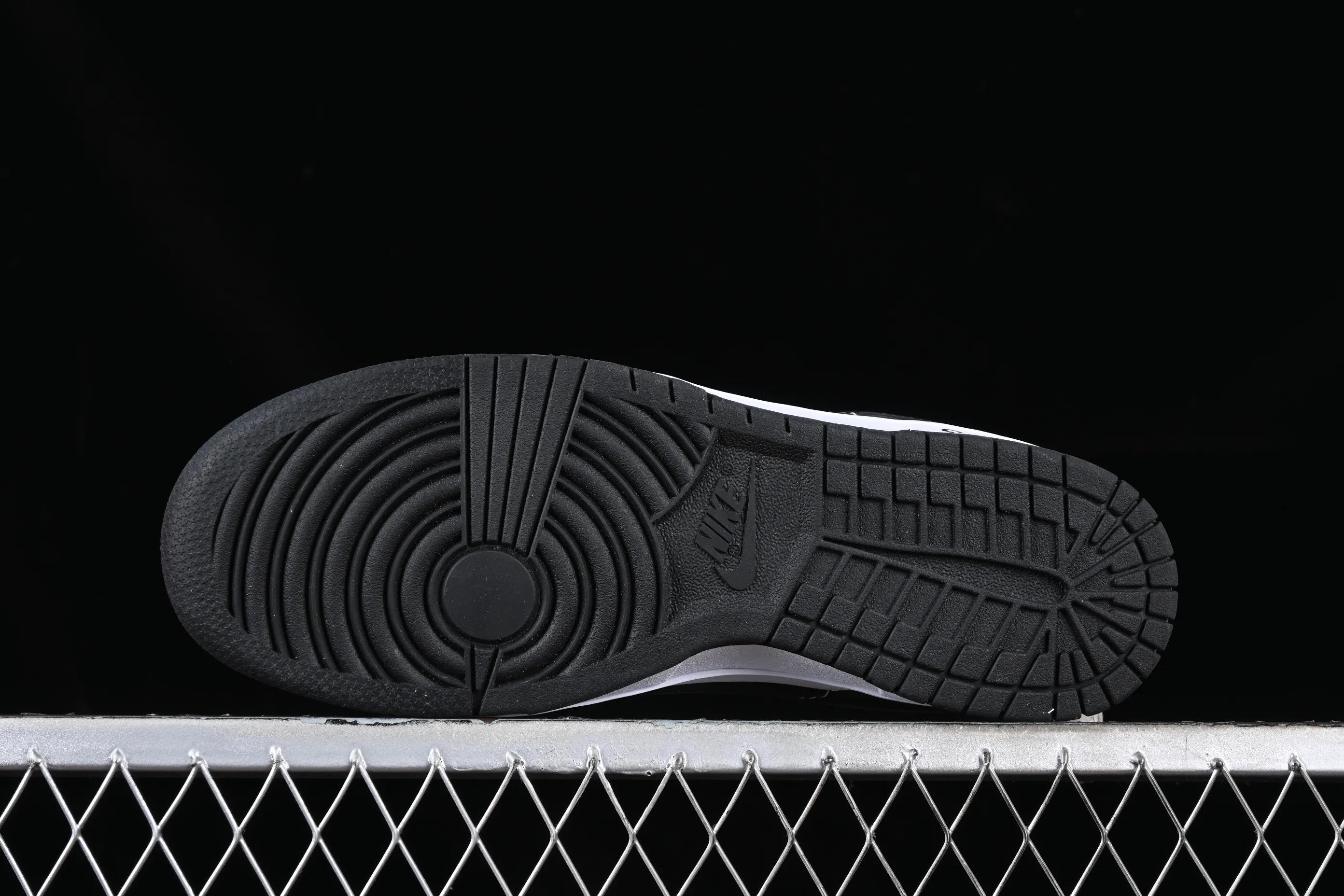 All Categories Nk SB Dunk Series Nk SB Dunk Low Low-top sneakers Nk Dunk Low Black and White Panda Customized version of deconstructed strap casual sneakers DD1391-100